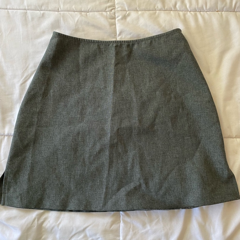 Grey high waisted skirt.